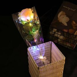 Gloeiende kunstrozen Bloemen Feestdecoratie Led-licht met lange steel Nepzijden roos voor doe-het-bruiloftboeket Tafel Valentijnsdag Lichtgevende enkele roosbloem