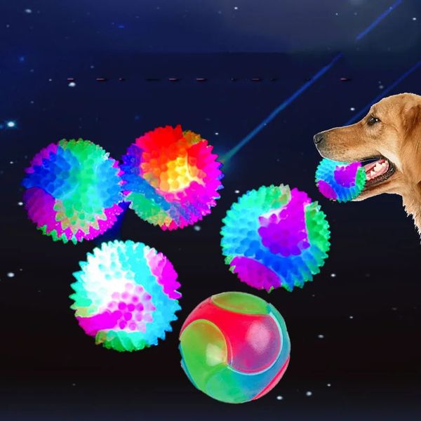Bola de bolas brillantes Bolas LED LED parpadeantes juguetes de color de color de mascota elástica para gatos de cachorro 240328