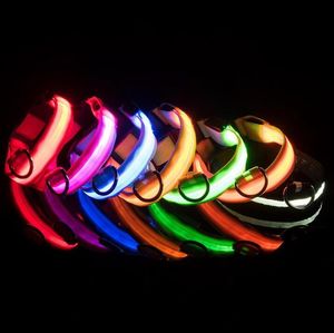 Colliers pour animaux de compagnie brillants Ceinture pour animaux de compagnie lumineuse rechargeable Réglable Collier de chien personnalisé Nylon Anti-los Chiot Chat Courroie de cou pour animaux de compagnie ZYY333