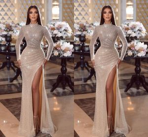 Goegeous Dubaï Plus La Taille Robes De Mariée Sirène Pour Les Mariées Paillettes Drapées Plis Col Haut Côté Haut Split Étage Longueur Robes De Mariée Vestidos De Novia Personnalisé