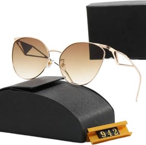 Goggle Gafas de sol Moda Triángulo Letras Anteojos para hombre Mujer Diseñador Gafas de sol Vacaciones de verano Viajes en la playa Polarizante Adumbral 2023