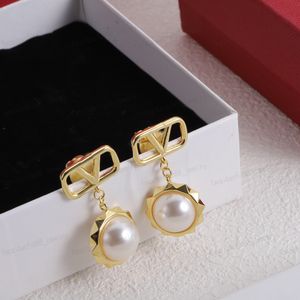 Boucles d’oreilles Gold Alphabet Pearl, boucles d’oreilles de créateurs de mode, cadeaux de haute qualité