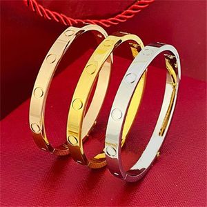 Gouden Bangle Armbanden Voor Vrouwen Grote Pols Met Charms Mode Hele Jewelris Luxe Zilveren Sieraden Designer Bangle Elegante T347T