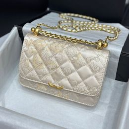 Sac à bandoulière de créateur à rabat en perles d'or 19CM, mini portefeuille en soie, matériel doré, chaîne réglable, sac à main de luxe, sac sous les bras, porte-cartes, pochette de soirée tendance