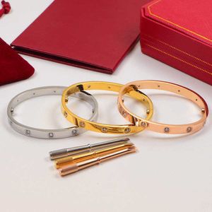 Boîtes dorées Bracelets à la mode 18K Rose Rose Eternal Ring Mens and Womens Bracelet Couple Fashion with Carrtiraa Bracelets originaux