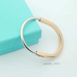 Pulsera de oro Diseñador Lock Bangle Mujeres Hombres Pulseras clásicas Joyería de moda Boda Regalos de Navidad Venta al por mayor Envío gratuito Chino de calidad superior