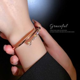 Bracelet en or Bracelets de créateurs d'ongles pour femmes et hommes Bracelet incrusté de diamants de qualité supérieure avec ouverture de conception de niche réglable bijoux de mode 2024 nouvelle femme