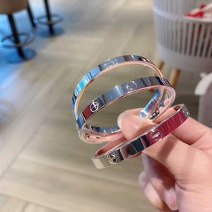Bracelet en or Bracelets de créateur d'ongles pour femmes et hommes Shuibei Silver Shop Pure Classique Solide Visage Lumineux Complet 999 Mode Polyvalent Cadeau Petite Amie Large