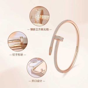Gouden armband nagelsontwerper Bnapsels voor vrouwen en mannen diamantarmband met diamant inleg eenvoudig rosé goud gekleurd nagelgift sterrenhemel logo