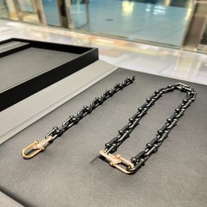 Chaîne en or bracelet Bracelet Chains larges diamants noirs Designer Watchs Women Men Couple Fashion Designer Watche Widding Party que 268V