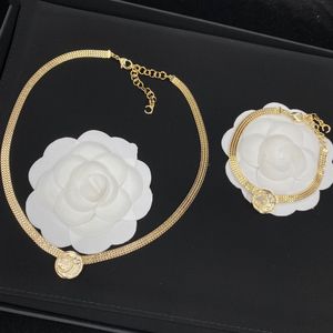Chaîne en or Bracelet Collier Ensembles de Bijoux Designer Amant Collier Bracelet Lettre Pour Femme Cadeau De Mariage
