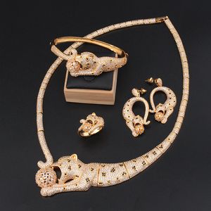 cadena de oro gargantilla de diamantes Colgantes collares para mujeres hombres Lujo grueso diseñador de joyas de alta calidad Fiesta de moda Navidad Regalos de boda Banquete de cumpleaños fresco