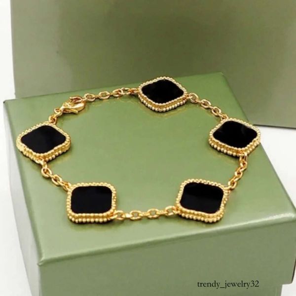 Chaîne d'or Vancleff Bracelet Clover Bracelet Bracelet Femmes 5 Fleur Blanc Black rouge vert rose bleu couleur Lolita Style Femme décontractée Bracelet Braclet