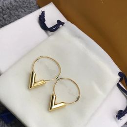 Gouden charme ontwerper Rose Gold Gold-Plating oorbellen V-Gold Love Stamp Letter Love Vintagee sieraden Design voor dames Valentijnsdag luxe bruiloft Earring V met doos
