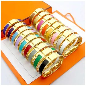 Gold Classics Clic Bracelets Femmes Hommes Designer Bijoux Sier Titanium Steel 19 Couleur Sélectionnez Haute Qualité Non Fading Unisexe Cadeau Amoureux Bracelet Bracelet