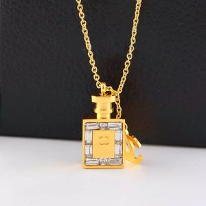 Gouden kleur luxe ketting parfum fles hanger kettingen met diamanten als originele designer ketting roestvrijstalen mode sieraden voor dames dame