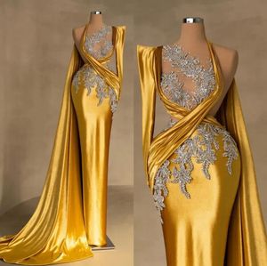 Gold Crystals prom jurken Aso Ebi Rhinestones lange mouw een schouder geplooide sweep trein satijnen formele avondjurken