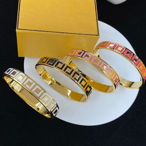 Gouden Designer Armband Gekleurd 18k 4 kleuren om uit te kiezen Driehoek luxe armband Sieraden Cadeau