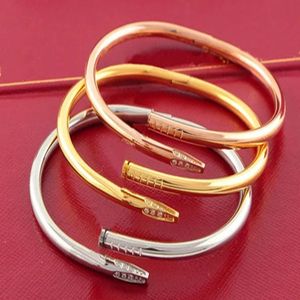 Gouden diamanten armband Nagelsieraden Ontwerper voor dames Heren Bangle Alle diamanten Roestvrij stalen sieraden Niet allergisch Snelle kleur Nagels Armbanden