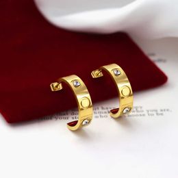 Gold Diamond Design Charm C-vormige oorbellen modieus 18k kleur goud met carrtiraa originele oorbellen