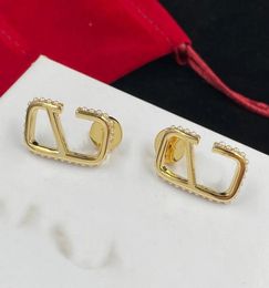 Goldene Ohrringe, Designer-Schmuck, klassischer Perlenohrring, luxuriöser Damen-Ohrstecker für Damen, Buchstaben-Ohrstecker, modische Ornamente, Party, Hochzeit 2203283717