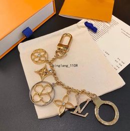 Fashion Gold Colorful Luxury Designer Keychain Letter Pendant Sac Boucle Keychains For Mens Womens Keys Buckle Multipurpose chaîne