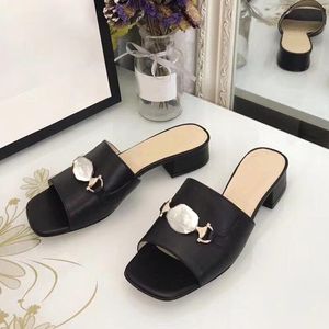 Mode talons hauts été designer sandales beau talon épais casual femmes pantoufles femmes paresseux confortable vêtements extérieurs chaussures pour femmes