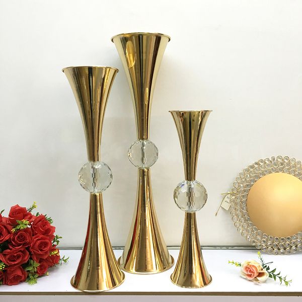 Porte-vase à fleurs en or avec grande boule de cristal centres de Table de mariage porte-fleurs chandeliers pour la décoration de la maison de fête