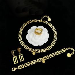 Oro Grecia Meandro Patrón Dividido Conjunto Collar de oro Pulsera Pendientes Anillo Banshee Cabeza Retrato Diseñador Joyería Mujeres Hombres Amantes fiesta de cumpleaños Regalos XMS31 --05