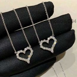 Gold Hollow Out Full Diamond Loond en forme de collier Collier Couple Zircon Femme Qixi cadeau 5R31