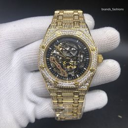Gouden Iced CZ Diamond Fashion Watch Automatisch mechanisch horloge Skelet Hollow Out Dial Gold Hand ingelegde diamant roestvrijstalen horloge