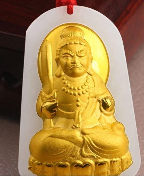 Bodhisattva (protecteur) du roi Ming en jade incrusté d'or. Pendentif collier talisman.