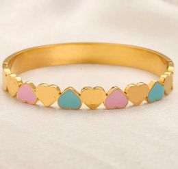 gouden sieraden Designer armband sieraden Hoge kwaliteit vergulde liefde cadeau sieraden Dames nieuwe roestvrijstalen niet-vervagende armband groothandel fabrikant