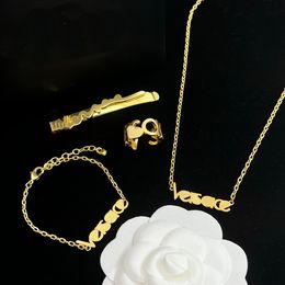 Collier de chaîne pendentif lettres en or pour femmes signataire bijoux boucle d'oreille bracelet en laiton fille meilleurs cadeaux de mariage pour les fêtes chaînes en or glacé