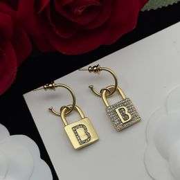 Boucles d'oreilles Gold Lock Hoops Designer Studs Retro Earring Femmes Diamond Bijoux Sp3 Fashion Luxury Lettre cerceau vintagearings pour hommes