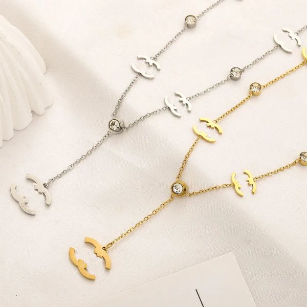 Collier pendentif amour en or 18 carats chaîne en or ras du cou bijoux pour femmes collier cadeau de fête de mariage nouveau style collier en acier inoxydable en gros