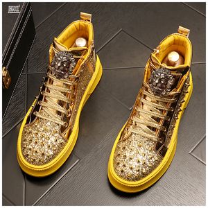 Botas de diseñador de hombres dorados Banquetas Verdes Impresión de la impresión Rivet Rivet Plataforma Flat Sneaker Boot informal Zapatos de Hombr 1561