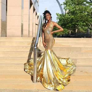 Gold Sirène Robe de bal 2024 Robes de fête de graduation en cristal en cristal Sweep Train Africane Femmes Robes de soirée Custom 0522