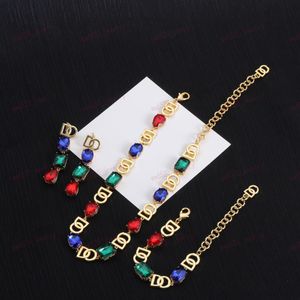 Bracelet collier boucles d'oreilles en or, bijoux de créateur Alphabet et ensemble de cristaux colorés, personnalité de la mode, cadeau