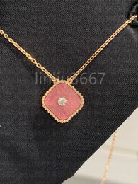 Collier en or avec diamants concepteur 18K pour femme Luxury Classic Clover Pendants Colliers Chaîne de designer de qualité Top Quality Witt