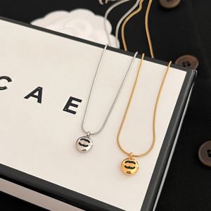 Gouden hanger merk vrouwen liefde charme geschenken ketting roestvrij staal zomerdouche geen vervaging sieraden verlovingsfeest ontwerper kettingen