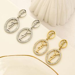 Plaqué or 2024 Boucles d'oreilles design pour femmes en acier inoxydable sans décoloration Boucle d'oreille en diamant Bijoux de haute qualité Or 18 carats Boucles d'oreilles de voyage d'amour d'été