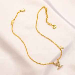 Goud vergulde merkontwerper Hangdoek ketting roestvrijstalen letter ketting ketting keten keten sieraden damescadeau