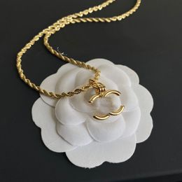 Collier pendentif en cuivre plaqué or pour femmes, chaîne de mode, ne se décolore jamais, colliers de créateurs, pendentifs ras du cou, bijoux de mariage, cadeaux d'amour