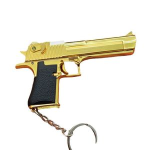 Goud vergulde kleur Desert Eagle Pistool Keychain Ring Gun Toys Diy Detachable Boys Best Christmas Gift Bag Hangers Accessoires 034