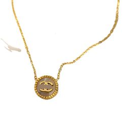 Collar de diseñador chapado en oro para mujer Forma de fritillario Marca Letra Gargantilla Collares de cadena Accesorio de joyería Alta calidad 20 estilos