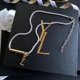 Colliers de luxe en diamant plaqué or, boutique de voyage d'anniversaire, collier en cuivre de marque de créateur, cadeau de conception de bijoux pour femmes, collier charmant avec boîte