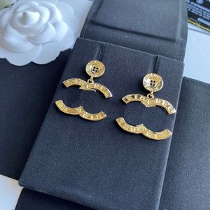 Joyería de diseñador de arete con arete de oro Pendientes de regalos de hojas de regalos