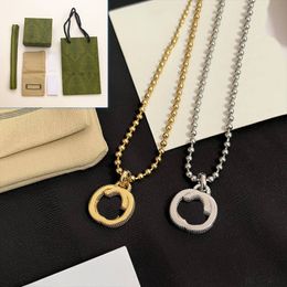Vergulde Letter Hanger Correct Womens Boutique Koperen Doos Verpakking Hot Merk Ketting Romantische Verjaardag Liefde Sieraden