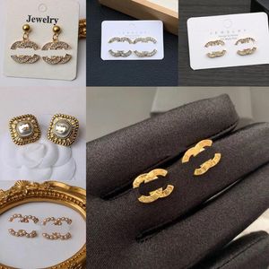Boucles d'oreilles de styliste de luxe avec lettres, clous en cristal pour femmes, strass, bijoux de fête de mariage, accessoires, cadeaux, 15 styles